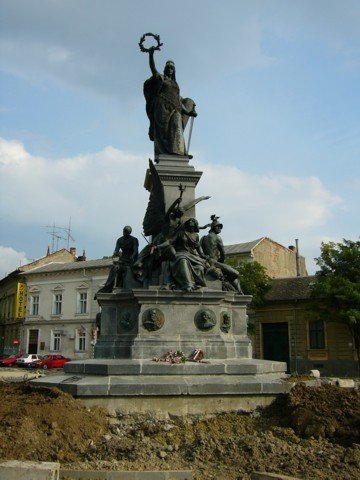 041003_22vilagos_solymos_arad