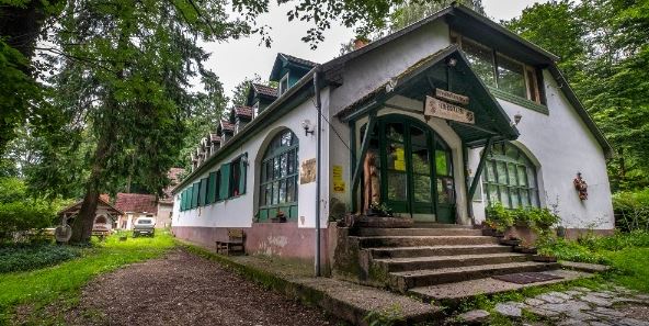 Fehérkőlápa turistaház